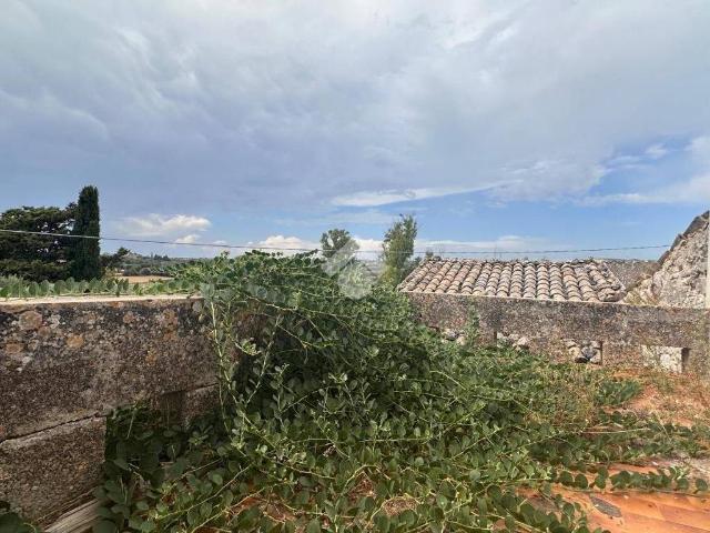Villa Indipendente in vendita a Chiaramonte Gulfi, Sicilia