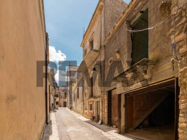 Villa Indipendente in vendita a Chiaramonte Gulfi, Sicilia