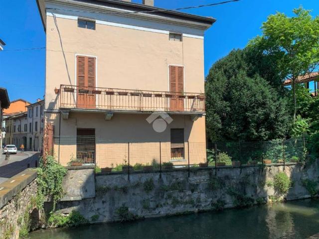 Villa Indipendente in vendita a Chiari, Lombardia