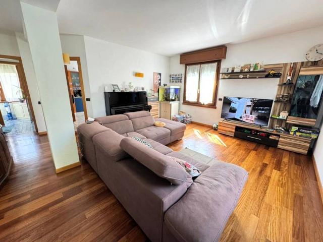Villa Indipendente in vendita a Chiari, Brescia