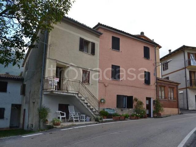 Villa Indipendente in vendita a Chiaserna, Cantiano