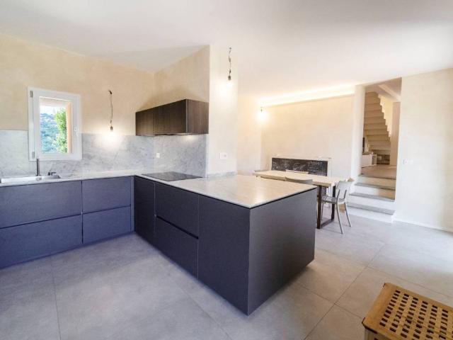 Villa Indipendente in vendita a Sampierdicanne, Chiavari