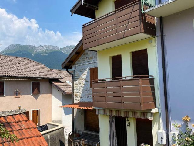Villa Indipendente in vendita a Chies d'Alpago, Chies D'alpago