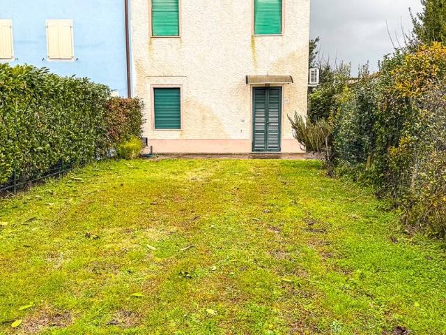 Villa Indipendente in vendita a Chiesina Uzzanese, Toscana