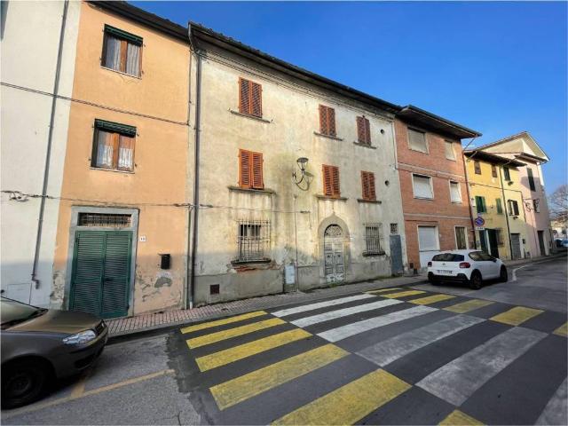 Villa Indipendente in vendita a Chiesina Uzzanese, Toscana
