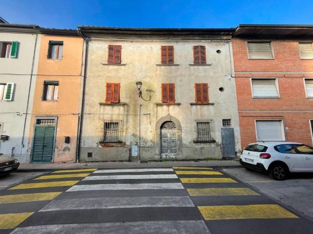 Villa Indipendente in vendita a Chiesina Uzzanese, Toscana