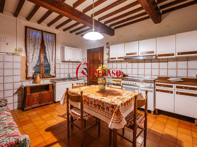 Villa Indipendente in vendita a Uzzano E Castello, Pistoia