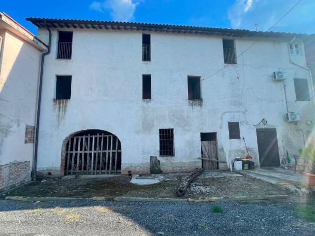 Villa Indipendente in vendita a Chiesina Uzzanese, Toscana
