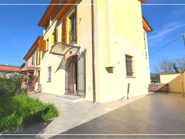 Villa Indipendente in vendita a Chiesina Uzzanese, Pistoia