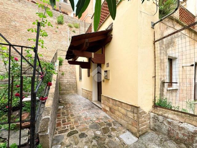 Villa Indipendente in vendita a Chieti, Abruzzo