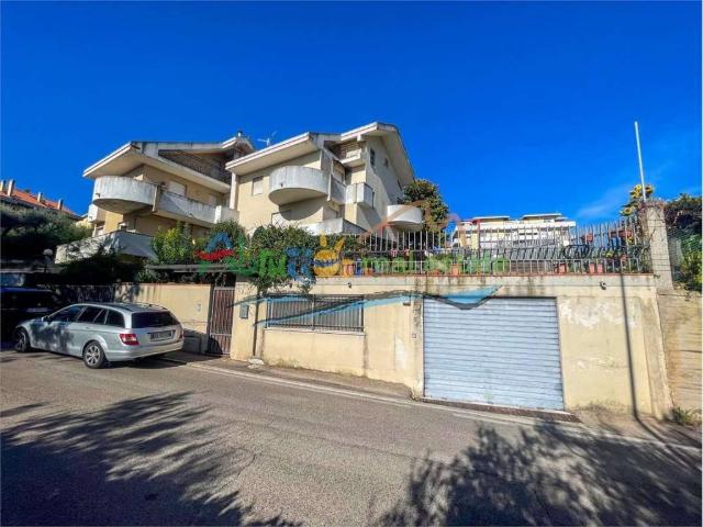Villa Indipendente in vendita a Pietragrossa, Chieti