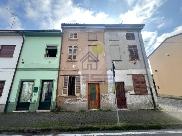 Villa Indipendente in vendita a Chignolo Po, Lombardia
