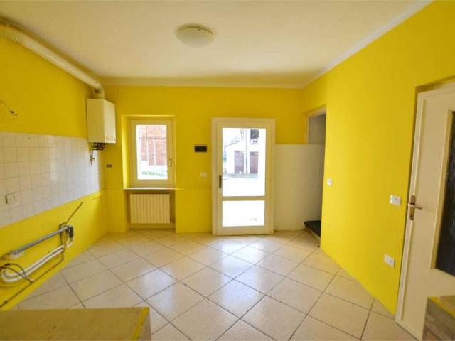 Villa Indipendente in vendita a Chignolo Po, Lombardia