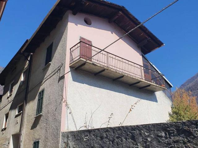 Villa Indipendente in vendita a Chiuro, Lombardia