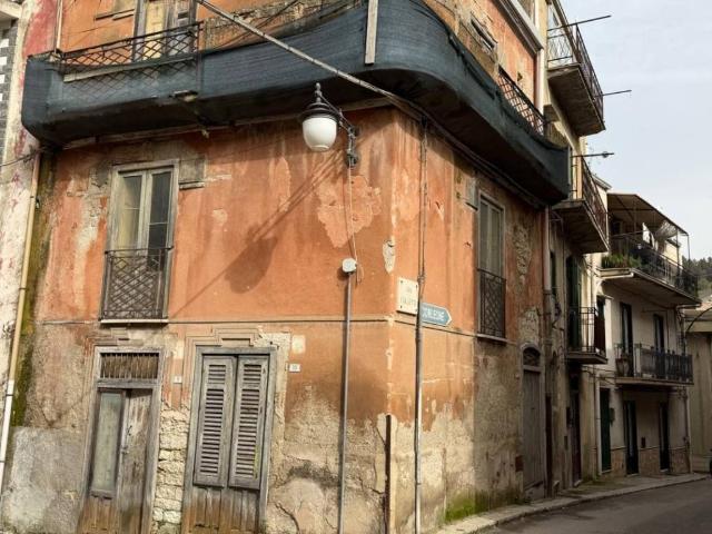 Villa Indipendente in vendita a Chiusa Sclafani, Sicilia
