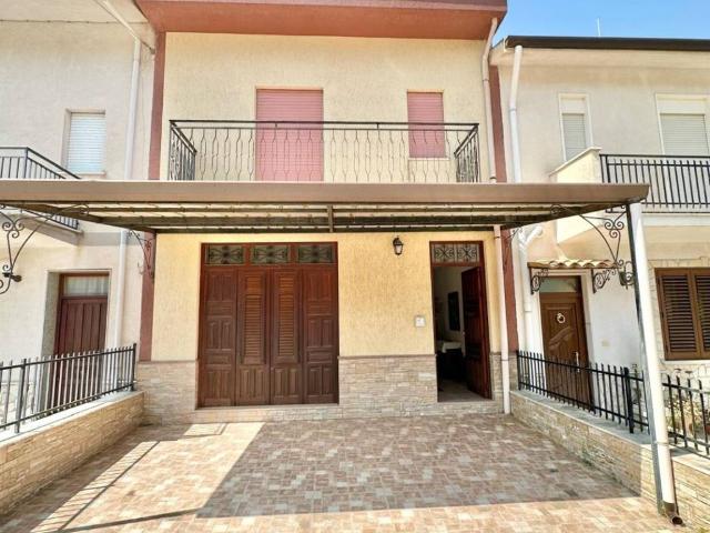 Villa Indipendente in vendita a Chiusa Sclafani, Sicilia