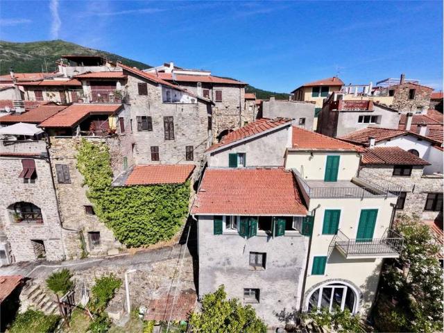Villa Indipendente in vendita a Chiusanico, Liguria