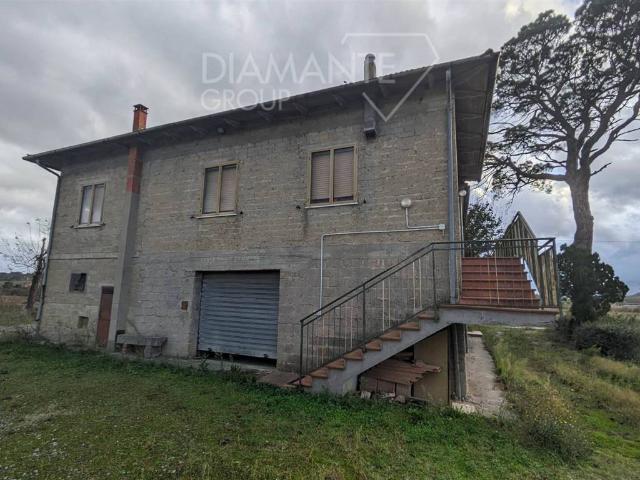Villa Indipendente in vendita a Chiusi Scalo, Chiusi Città