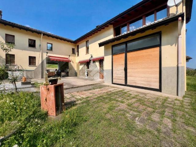 Villa Indipendente in vendita a Cigognola, Lombardia