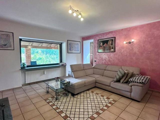 Villa Indipendente in vendita a Piemonte, Asti