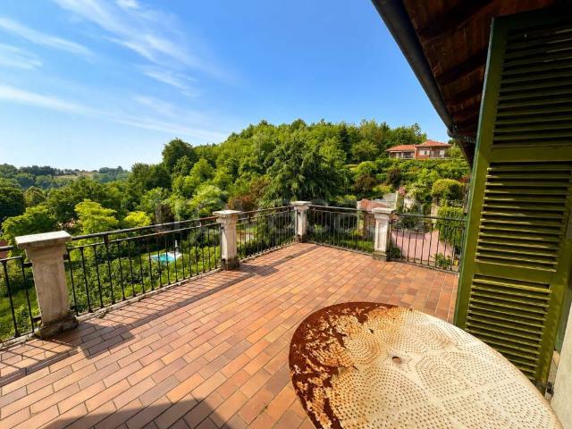 Villa Indipendente in vendita a Piemonte, Asti