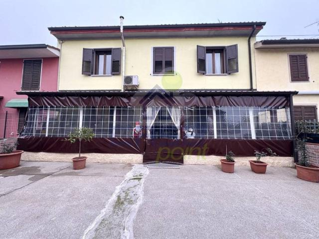 Villa Indipendente in vendita a Cingia De' Botti, Lombardia