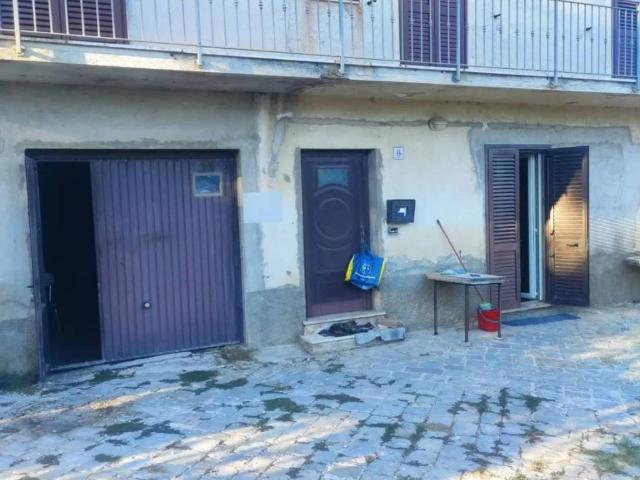 Villa Indipendente in vendita a Strada, Marche