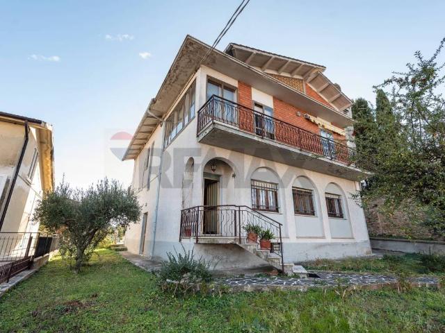 Villa Indipendente in vendita a Strada, Marche