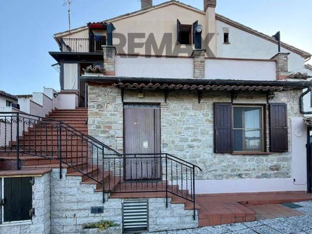 Villa Indipendente in vendita a Pozzo, Marche
