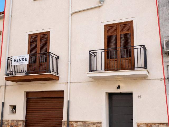 Villa Indipendente in vendita a Cinisi, Sicilia