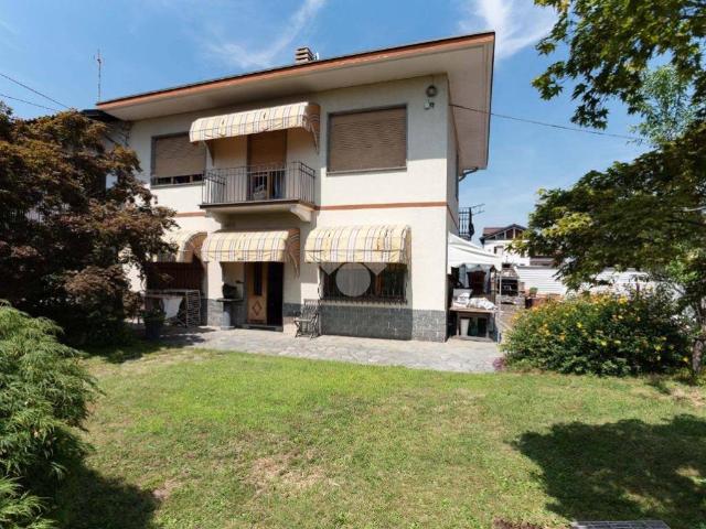 Villa Indipendente in vendita a Località Battitore, Piemonte
