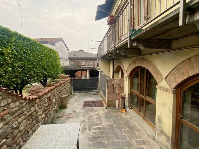 Villa Indipendente in vendita a Cisano Bergamasco, Lombardia