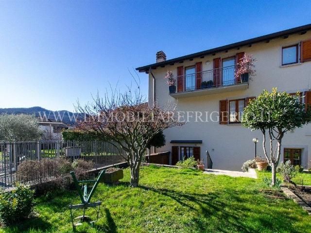 Villa Indipendente in vendita a Villasola, Cisano Bergamasco