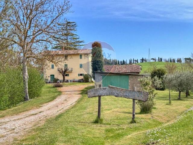 Villa Indipendente in vendita a San Leo Bastia, Umbria
