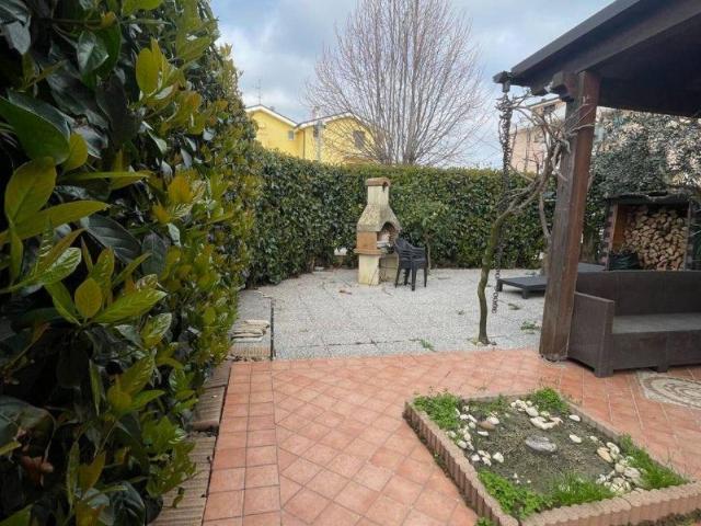Villa Indipendente in vendita a Città Sant'angelo, Abruzzo