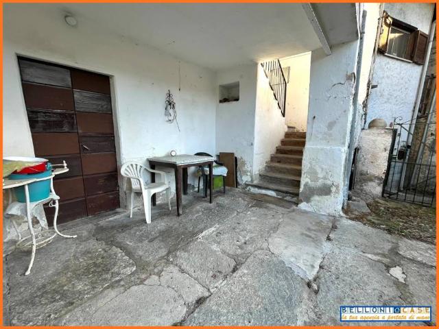 Villa Indipendente in vendita a Comunità Montana Valli del Verbano, Cittiglio