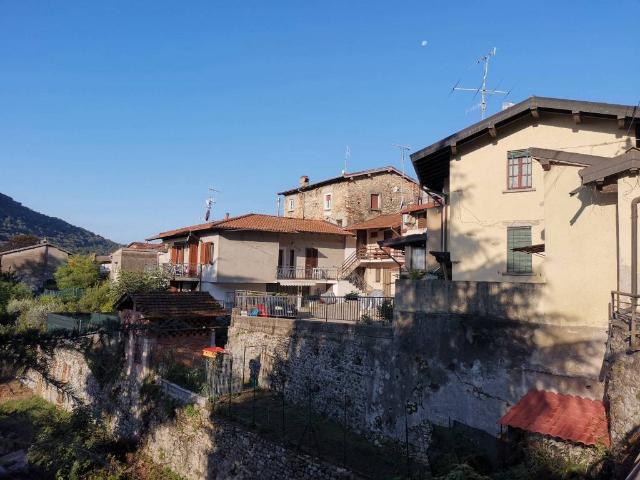 Villa Indipendente in vendita a Comunità Montana Valli del Verbano, Cittiglio