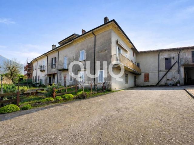 Villa Indipendente in vendita a Civate, Lombardia