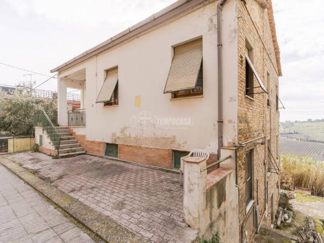 Villa Indipendente in vendita a Contrada Celeste, Marche