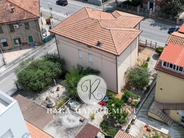 Villa Indipendente in vendita a San Marone, Marche