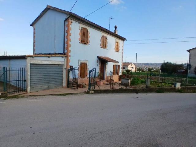 Villa Indipendente in vendita a Marche, Macerata