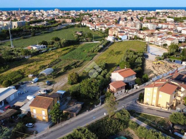 Villa Indipendente in vendita a San Marone, Marche