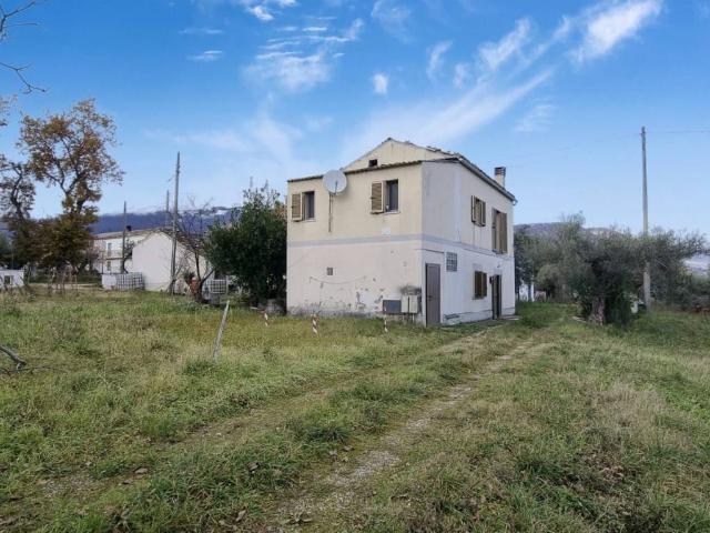 Villa Indipendente in vendita a Brittoli, Abruzzo