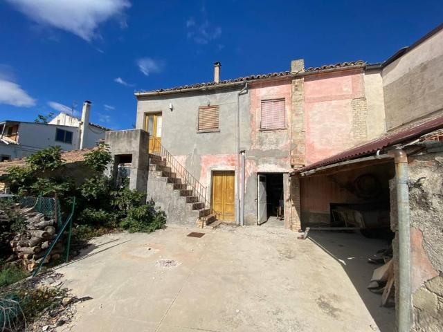 Villa Indipendente in vendita a Civitaquana, Abruzzo