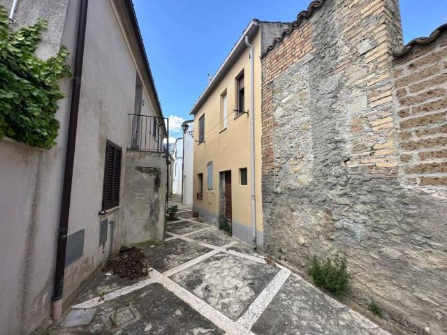 Villa Indipendente in vendita a Civitella Casanova, Abruzzo
