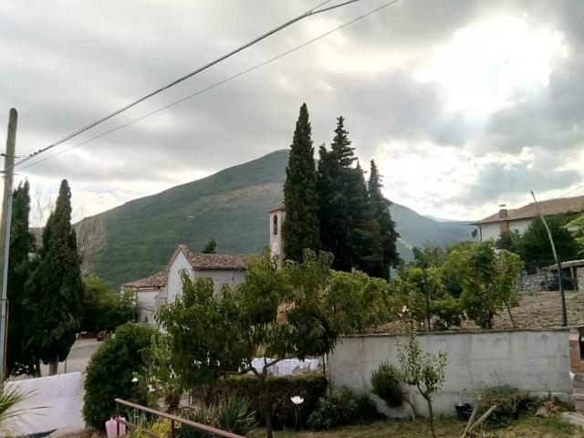 Villa Indipendente in vendita a Unione dei Comuni della Val Vibrata, Civitella Del Tronto