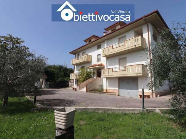 Villa Indipendente in vendita a Unione dei Comuni della Val Vibrata, Civitella Del Tronto
