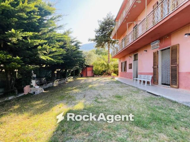 Villa Indipendente in vendita a Unione dei Comuni della Val Vibrata, Civitella Del Tronto