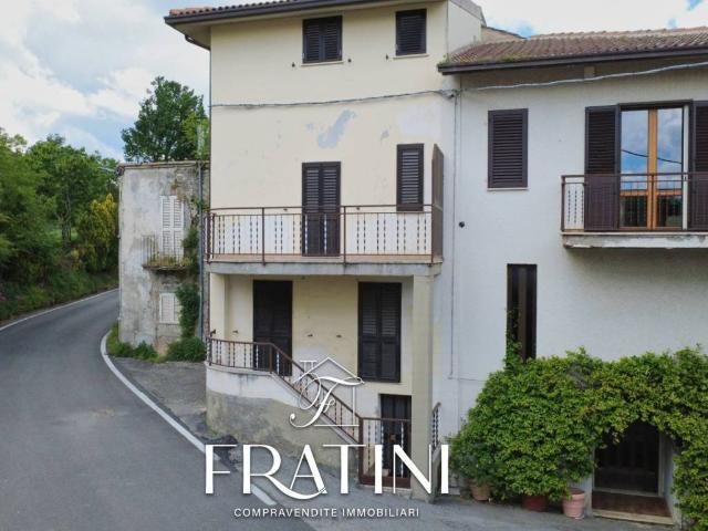 Villa Indipendente in vendita a Unione dei Comuni della Val Vibrata, Civitella Del Tronto