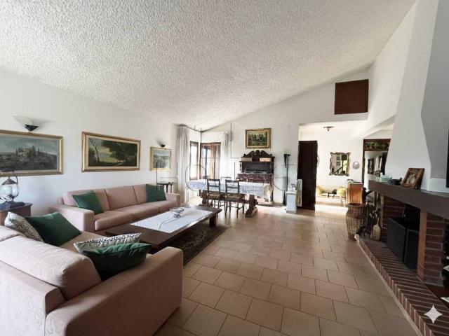 Villa Indipendente in vendita a Civitella in Val di Chiana, Pieve Al Toppo